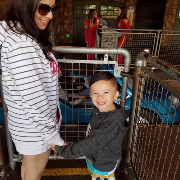 Meet your Posher, Tanya, Mom of Twins - Picture 3 of 4